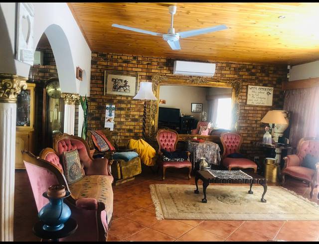 5 BEDROOM HOUSE FOR SALE IN PROTEA PARK